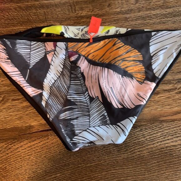 COPY - New maaji ringling  flirt reversible signature cut bottoms - Picture 5 of 7